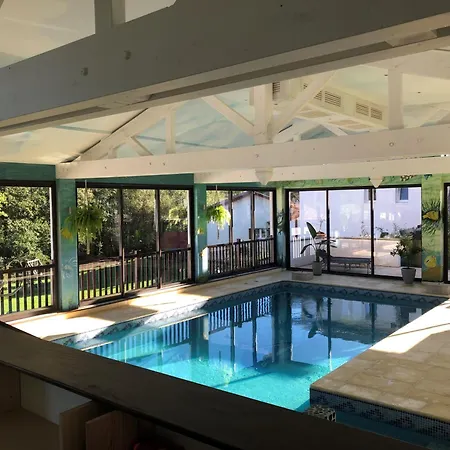 Villa Maison Avec Piscine Intérieure Chauffée à 10min De Biarritz Ahetze