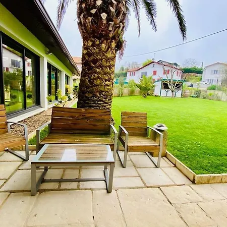 Maison Avec Piscine Intérieure Chauffée à 10min De Biarritz Villa Ahetze