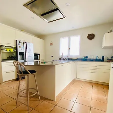 Maison Avec Piscine Interieure Chauffee A 10min De Biarritz * Ahetze