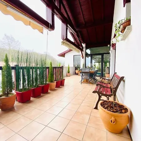 Maison Avec Piscine Intérieure Chauffée à 10min De Biarritz