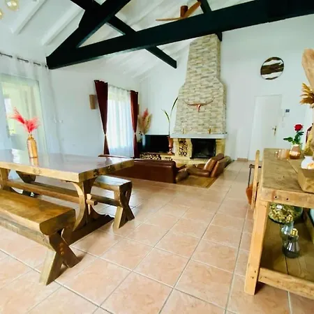 Villa Maison Avec Piscine Interieure Chauffee A 10min De Biarritz *
