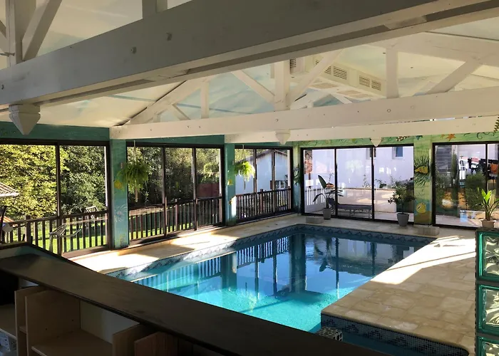 Villa Maison Avec Piscine Interieure Chauffee A 10min De Biarritz Ahetze